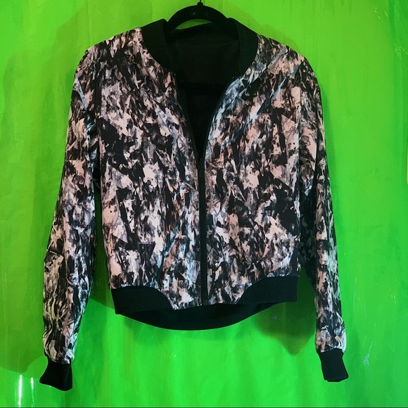 REVERSABLE NIKE ATHLETIC JACKET - Picture 4 of 9